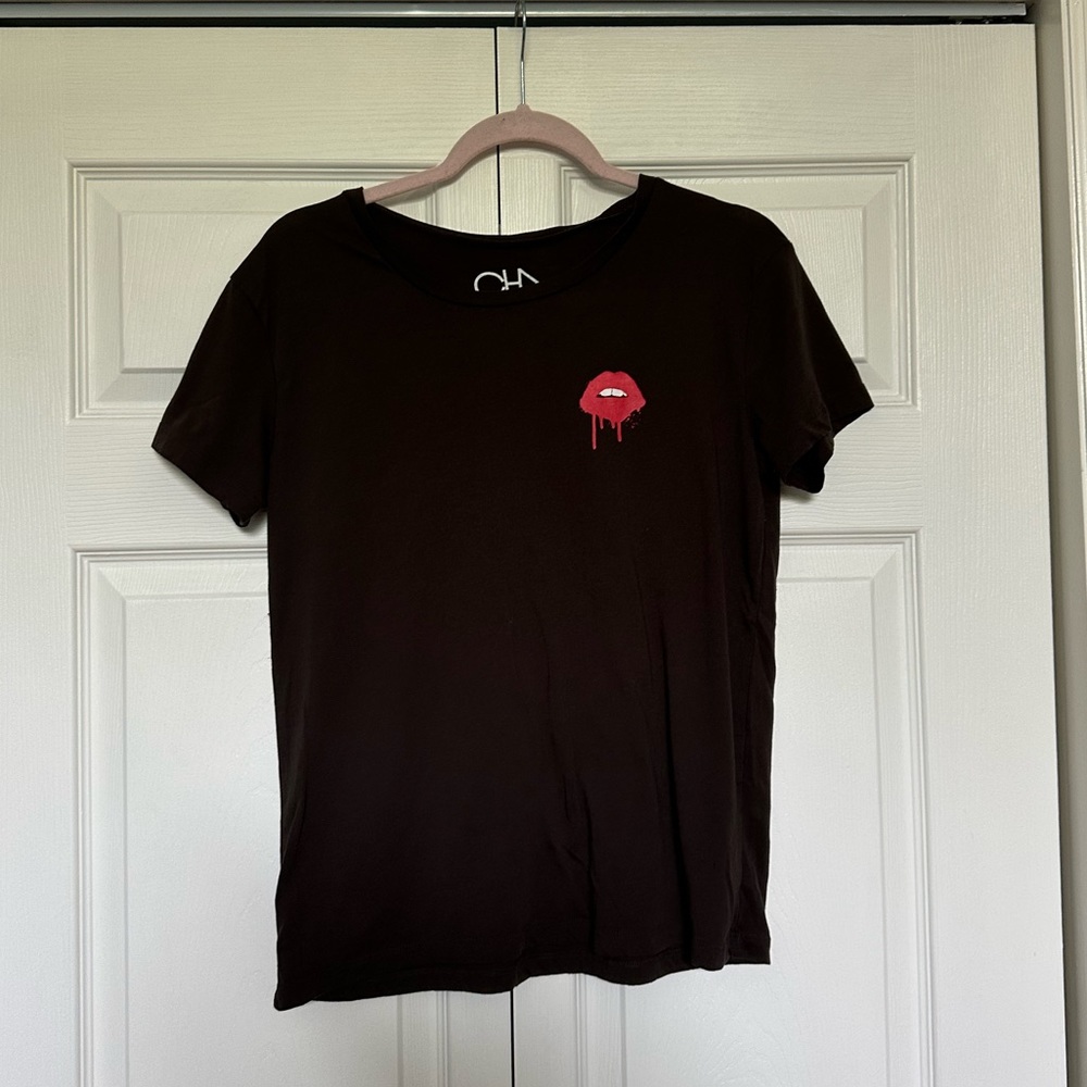 Chaser Graphic Tee. Dark black/brown with lips graphic. Worn once